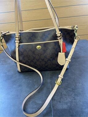 Coach Peyton Signature Brown Shoulder bag/Tote w/ 2 charms-F26186